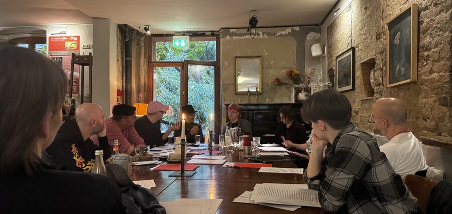 Literaturwerkstatt am Tisch